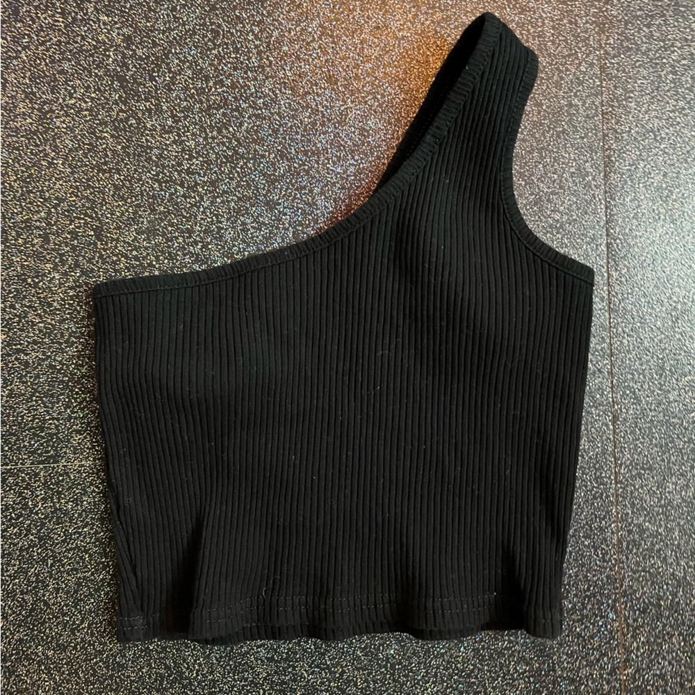 Asymmetrical one shoulder cropped tank top